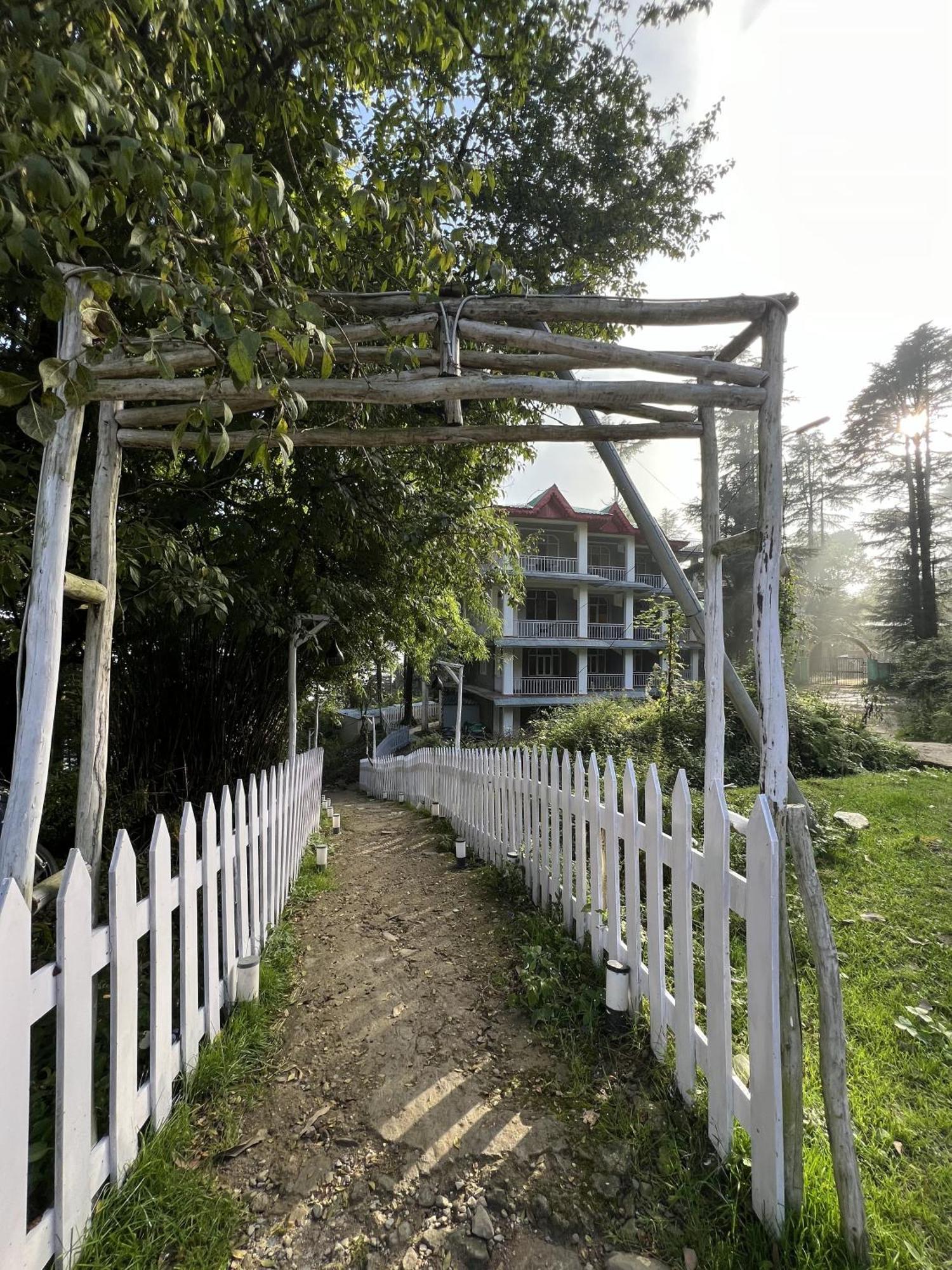 Himtrek Stays,Mcleodganj 麦罗肯机 外观 照片
